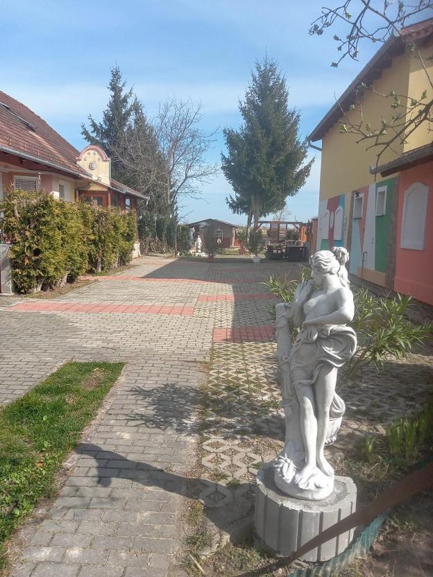 LukácsházaNegy Evszak Vendeghazアパートメント エクステリア 写真